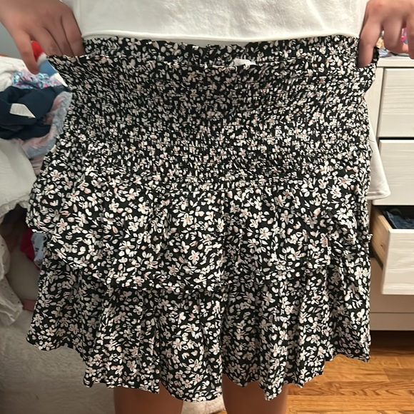 flower printed flowy skirt lightly used - Picture 3 of 3